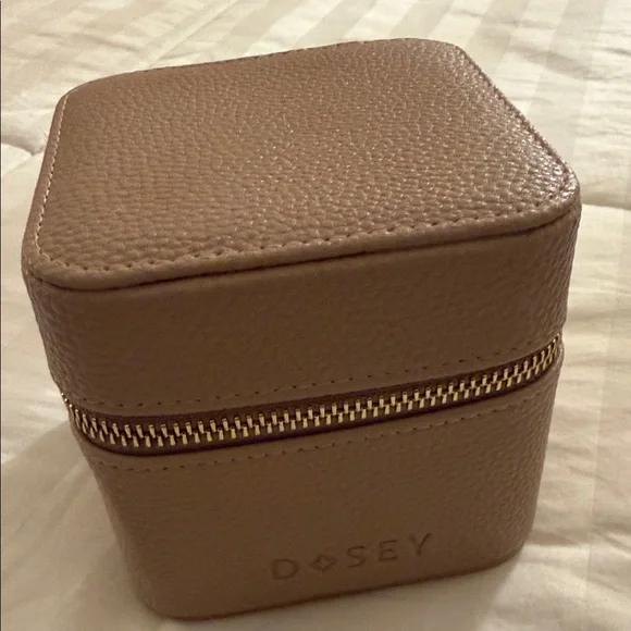 DOSEY Tan Pill Organizer - Picture 1 of 5